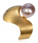 Preview: Ring aus der Kollektion "Queen of Wave" aus Roségold mit Brillanten und Kasumigauraperle