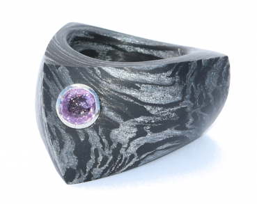 Ring Carbon-Alutec mit pinkem Saphir, Platin