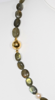 Labradoritkette mit Akoyaperlen und Magnetschließe