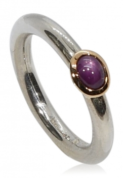 Ring aus Silber, Roségold und Sternrubin