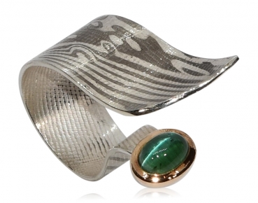 Ring aus Silber-Palladium mit Roségold und Turmalin-Katzenauge