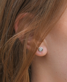 Preview: Ohrstecker aus Weißgold mit Brillanten