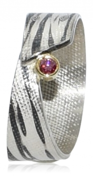 Ring aus Silber-Palladium mit Roségold und pinkfarbenem Brillant