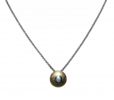 Anhänger aus Gold mit Platin und Brillant an einer Weißgoldkette