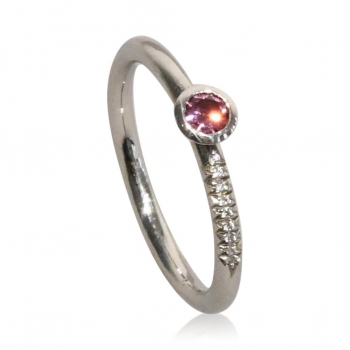 Verlobungsring "Pink Love" aus Platin mit Brillanten