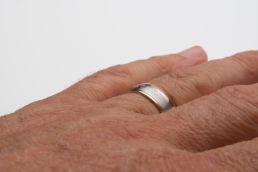 Ringe aus Damaszener Stahl und Rotgold