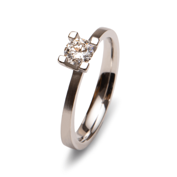 Verlobungsring in Platin mit Brillant