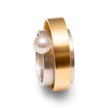 Ring aus Silber mit Gelbgold und Akoyaperle