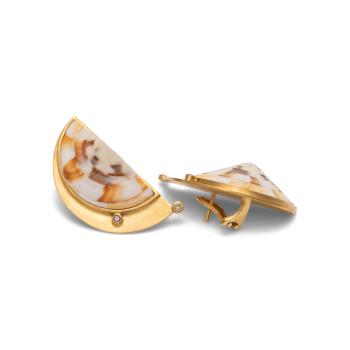 Ohrring aus Roségold mit Muschel und Brillanten