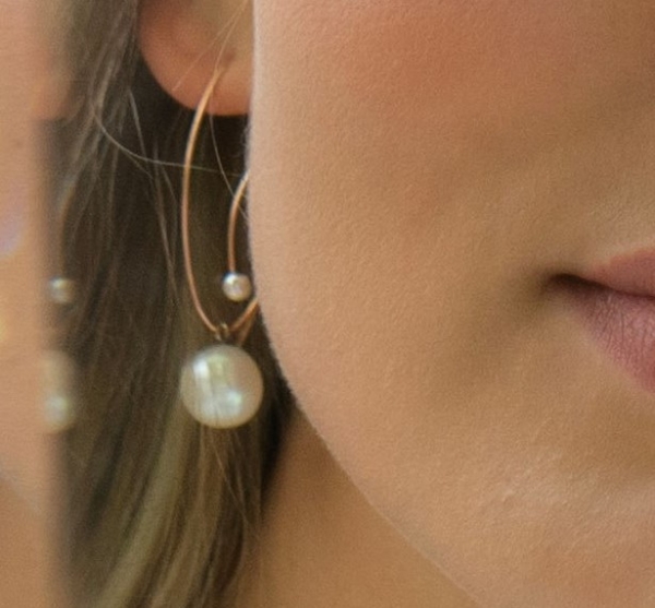 Ohrhänger "Looping" rosévergoldet mit Süsswasserperle