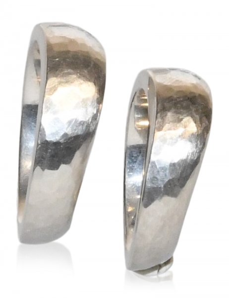 Eheringe -leicht geschwungen- aus Silber mit Hammerschlag