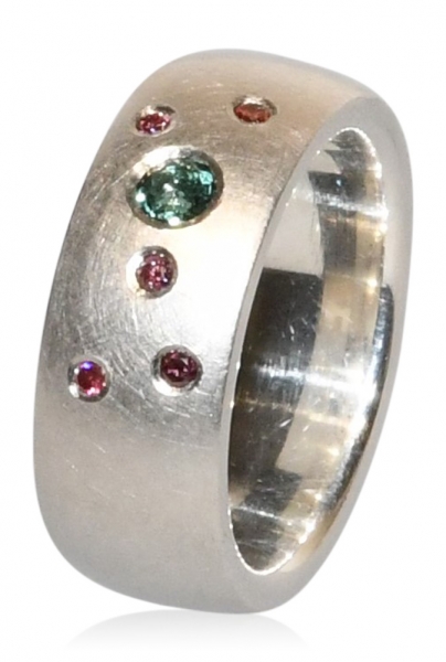 Ring aus Silber mit Turmalin und pinkfarbenen Brillanten