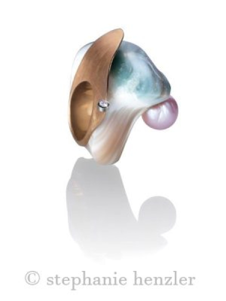 Muschelring mit Roségold, Weißgold, Kasumigauraperle und Brillant